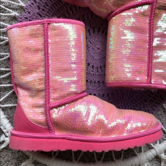 Pink Sequin Sparkly Uggs Size 7 - Picture 2 of 14